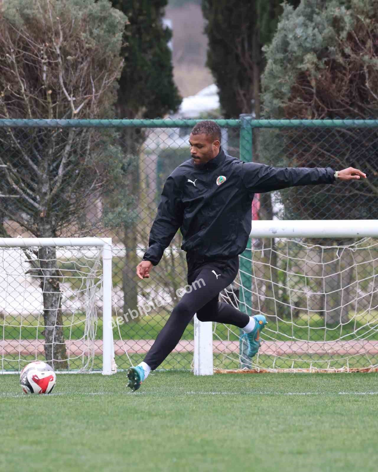 CORENDON ALANYASPOR, TRENDYOL SÜPER LİG’İN 21. HAFTASINDA YARIN DEPLASMANDA OYNAYACAĞI BEŞİKTAŞ MAÇININ HAZIRLIKLARINI TAMAMLADI.