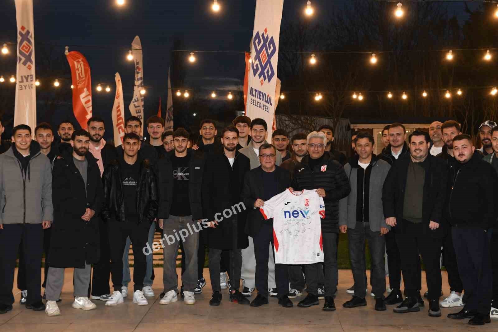 ALTIEYLÜL BELEDİYESİ BALIKESİRSPOR'UN YANINDA