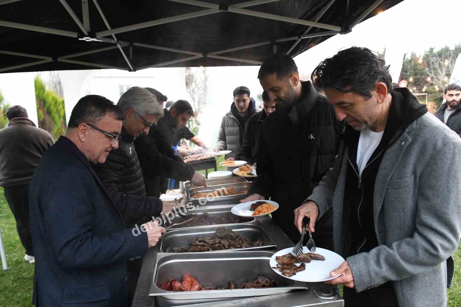 ALTIEYLÜL BELEDİYESİ BALIKESİRSPOR'UN YANINDA
