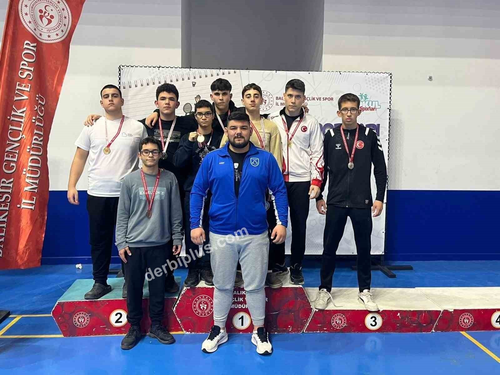 TÜRKİYE GÜREŞ FEDERASYONU İLE GENÇLİK VE SPOR BAKANLIĞI TARAFINDAN ORGANİZE EDİLEN OKUL SPORLARI TURNUVALARI KAPSAMINDA BALIKESİR BÜYÜKŞEHİR BELEDİYESİ SPORCULARI GÜREŞ VE JUDODA KAZANDIKLARI 18 MADALYA İLE DİKKAT ÇEKTİ.