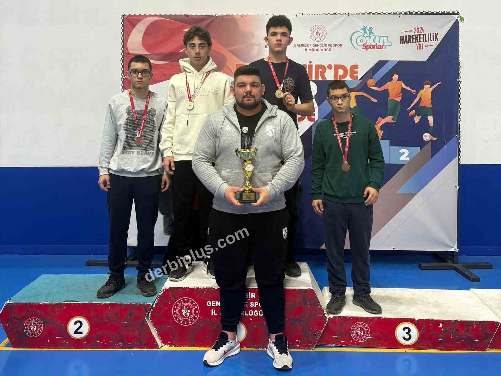 TÜRKİYE GÜREŞ FEDERASYONU İLE GENÇLİK VE SPOR BAKANLIĞI TARAFINDAN ORGANİZE EDİLEN OKUL SPORLARI TURNUVALARI KAPSAMINDA BALIKESİR BÜYÜKŞEHİR BELEDİYESİ SPORCULARI GÜREŞ VE JUDODA KAZANDIKLARI 18 MADALYA İLE DİKKAT ÇEKTİ.