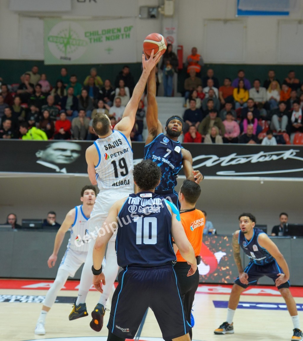 TÜRKİYE SİGORTA BASKETBOL SÜPER LİGİ'NİN 19. HAFTASINDA ALİAĞA PETKİMSPOR, SAHASINDA KARŞILAŞTIĞI TÜRK TELEKOM'U 86-77 MAĞLUP ETTİ.