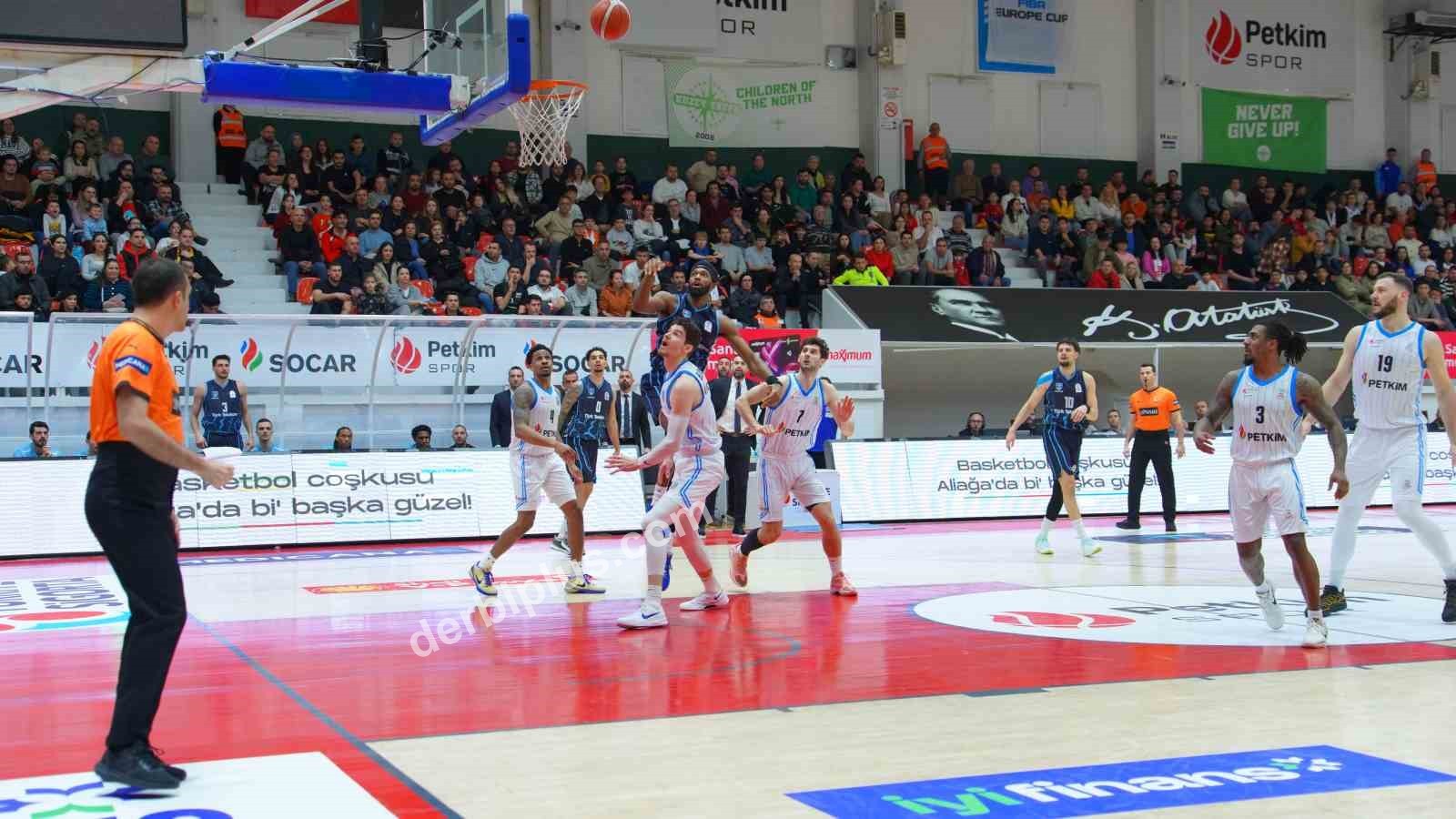 TÜRKİYE SİGORTA BASKETBOL SÜPER LİGİ'NİN 19. HAFTASINDA ALİAĞA PETKİMSPOR, SAHASINDA KARŞILAŞTIĞI TÜRK TELEKOM'U 86-77 MAĞLUP ETTİ.