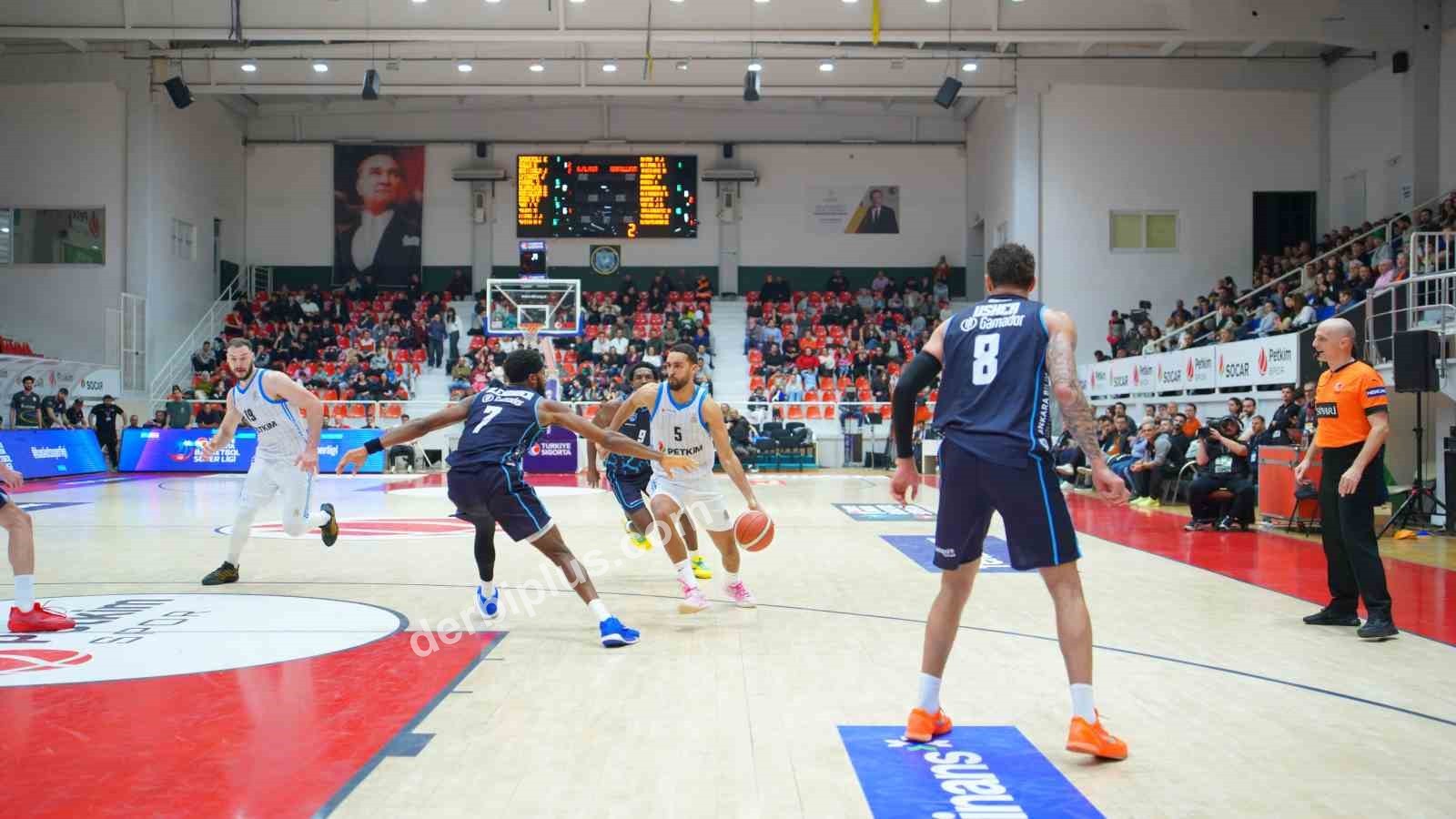 TÜRKİYE SİGORTA BASKETBOL SÜPER LİGİ'NİN 19. HAFTASINDA ALİAĞA PETKİMSPOR, SAHASINDA KARŞILAŞTIĞI TÜRK TELEKOM'U 86-77 MAĞLUP ETTİ.