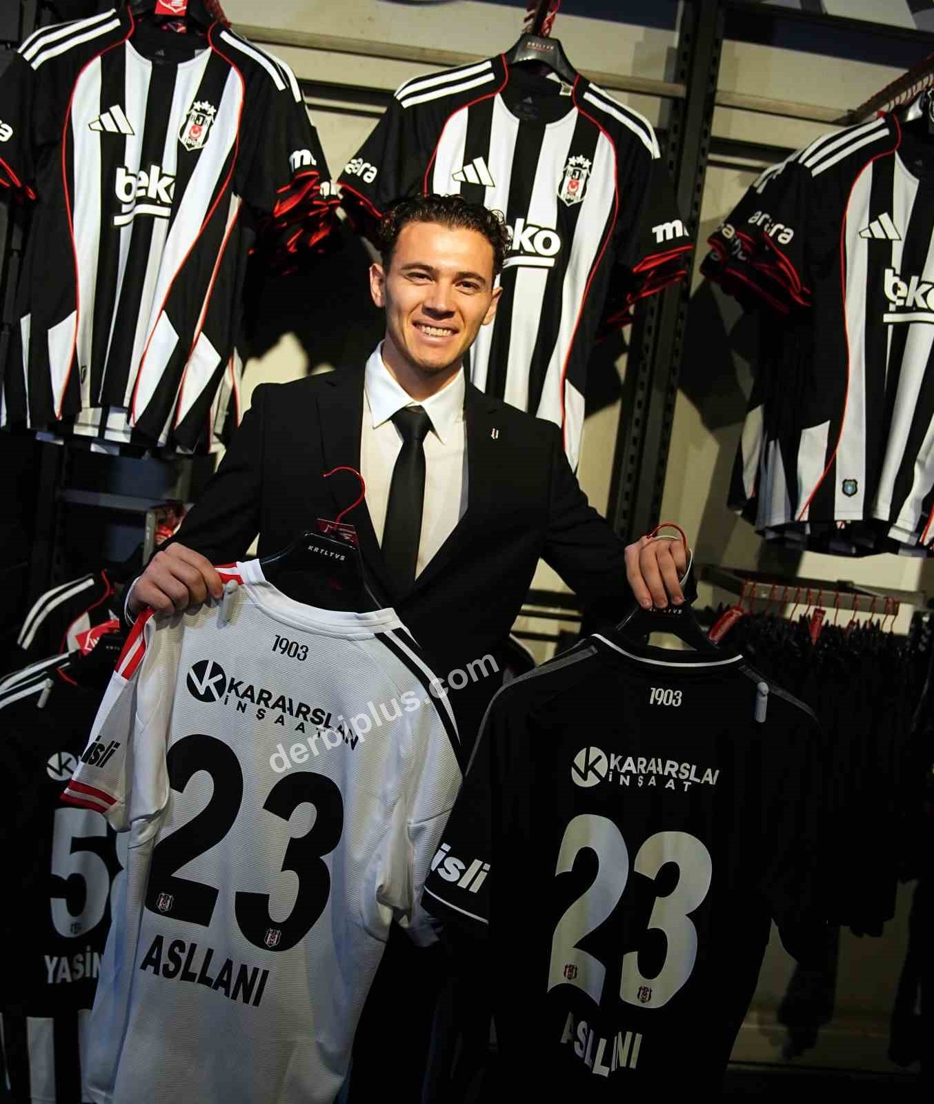 BEŞİKTAŞ’TA ARA TRANSFER DÖNEMİNDE KADROYA KATILAN 7 FUTBOLCU İÇİN BAŞKAN SERDAL ADALI’NIN DA KATILIMIYLA İMZA TÖRENİ DÜZENLENDİ.