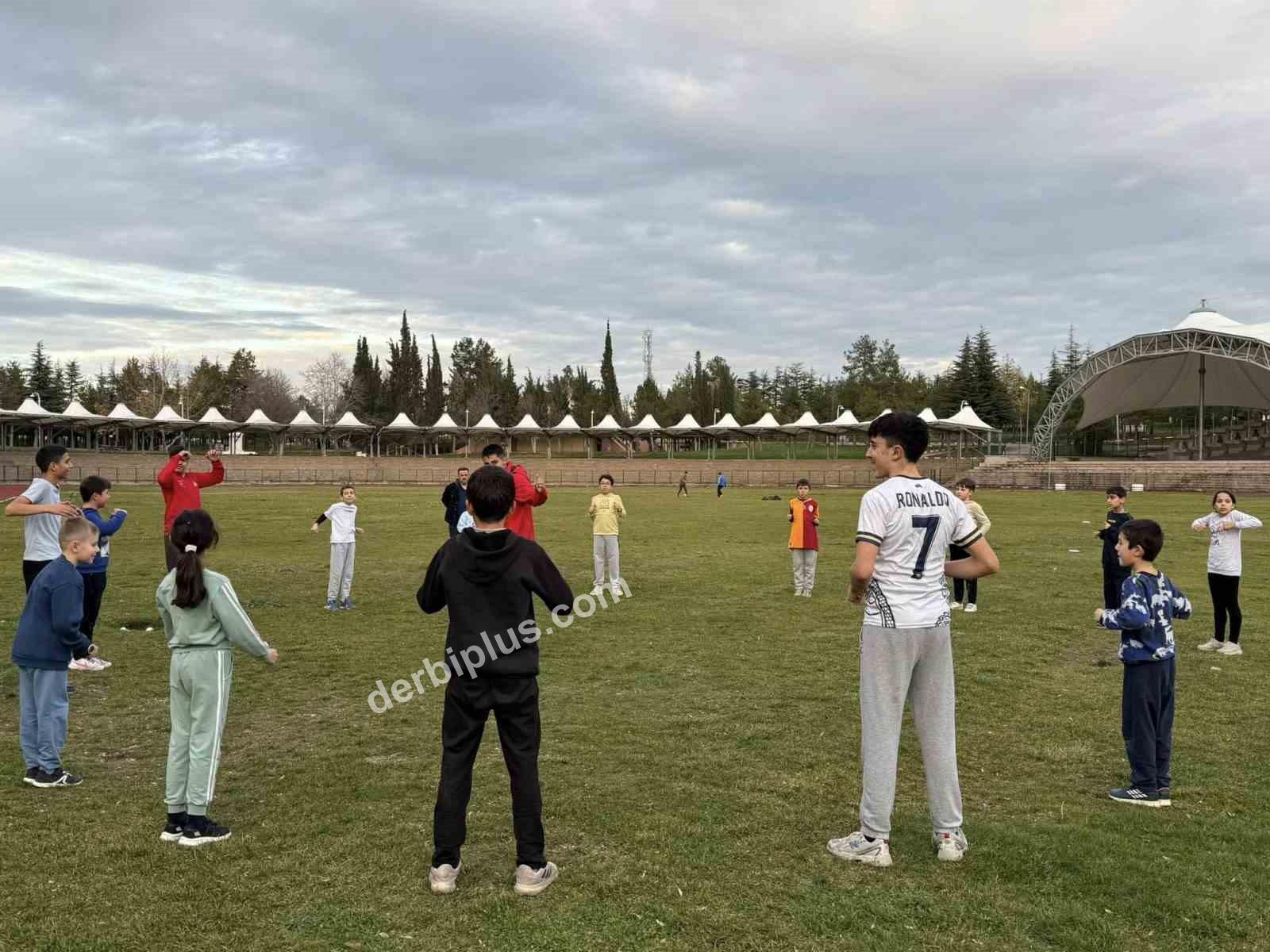 BİLECİK’TE ATLETİZM SPOR OKULLARINA YOĞUN İLGİ