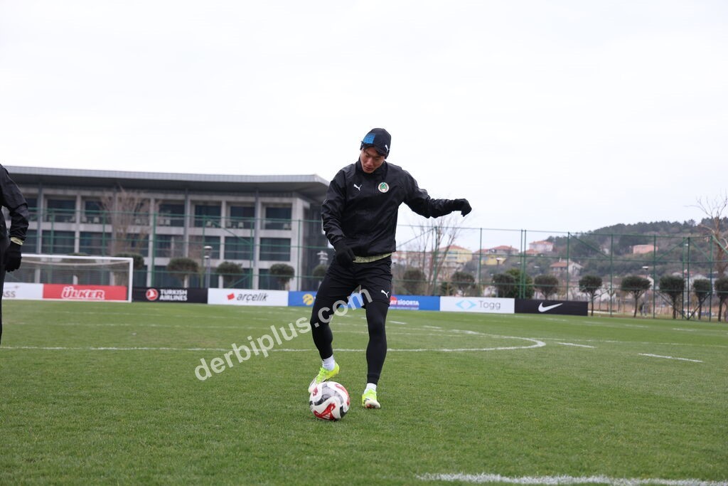CORENDON ALANYASPOR, TRENDYOL SÜPER LİG’İN 24’ÜNCÜ HAFTASINDA YARIN GALATASARAY İLE OYNAYACAĞI KARŞILAŞMANIN HAZIRLIKLARINI TAMAMLADI.