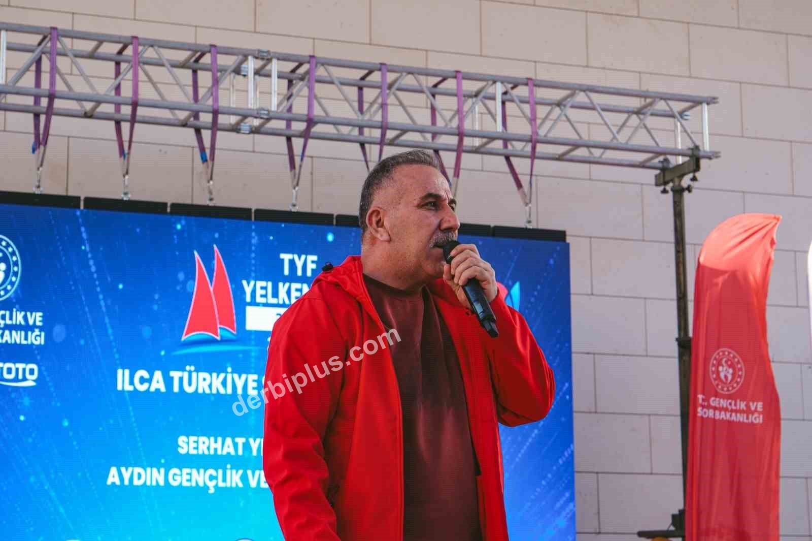 AYDIN’IN DİDİM İLÇESİNDE 4-7 ŞUBAT TARİHLERİ ARASINDA GERÇEKLEŞTİRİLEN YELKEN YARIŞLARI, DÜZENLENEN ÖDÜL TÖRENİYLE SONA ERDİ. 114 SPORCUNUN KATILIM SAĞLADIĞI ORGANİZASYON, DÖRT GÜN BOYUNCA BÜYÜK HEYECANA SAHNE OLDU.