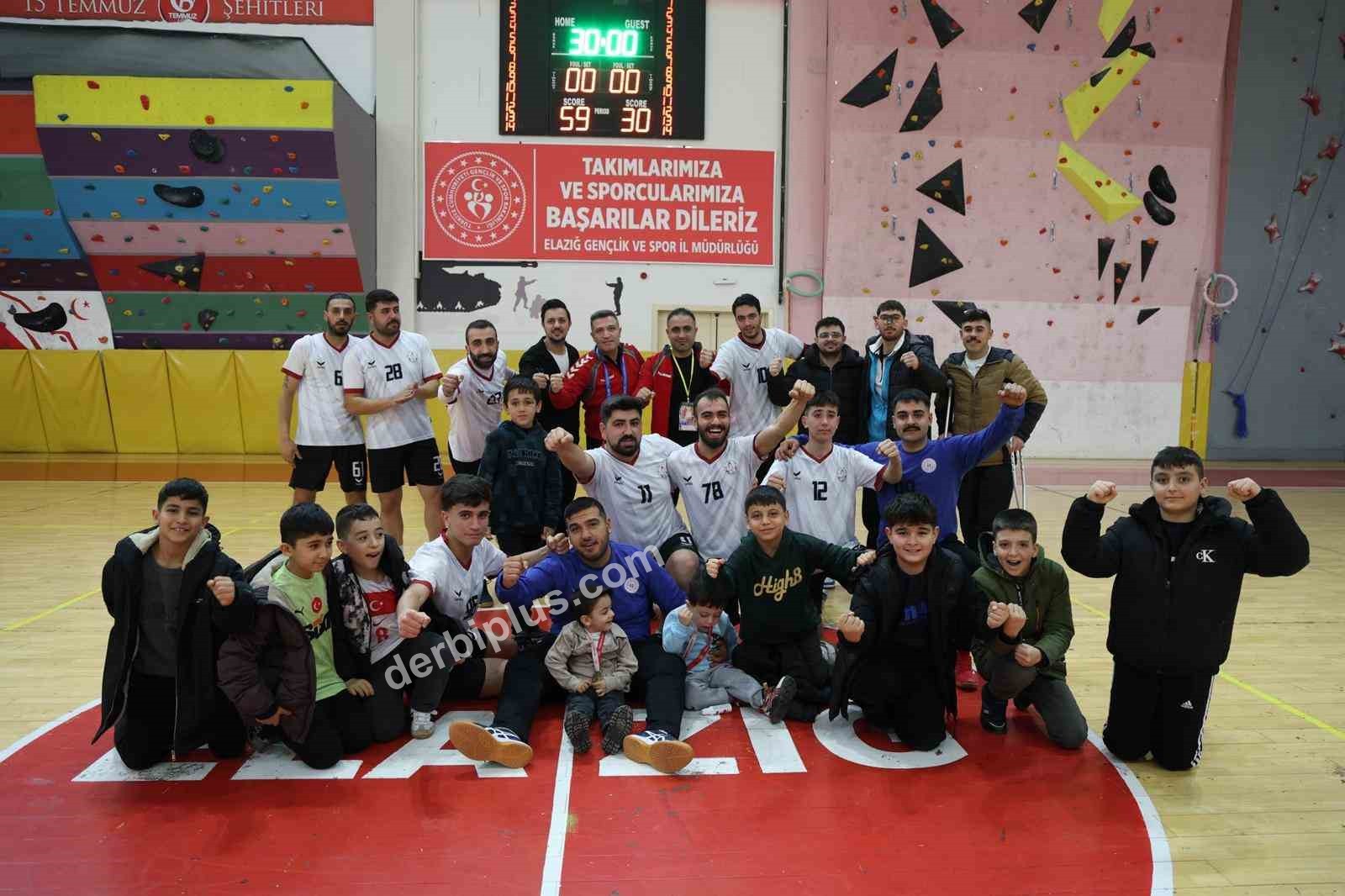 ELAZIĞ GSK HENTBOL TAKIMI 7’DE 7 YAPTI