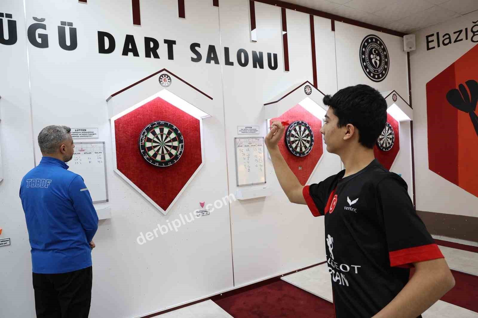 ELAZIĞ'DA DART MÜSABAKALARI SONA ERDİ