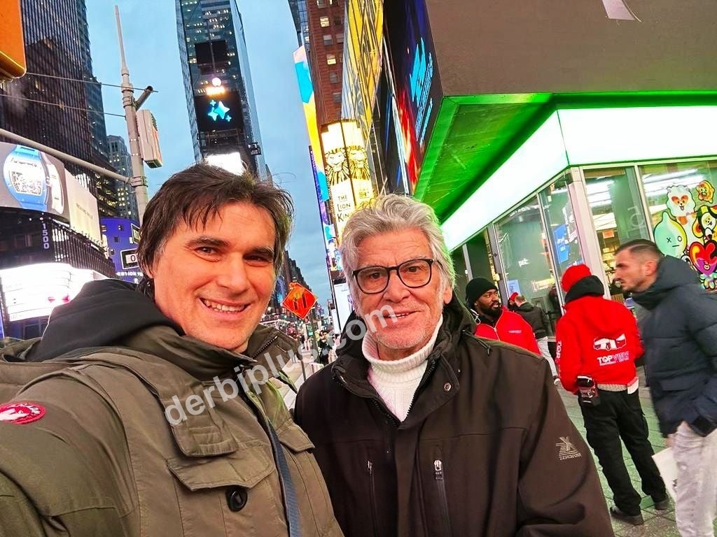 ESKİŞEHİRSPOR FORMASIYLA 1974-75 TÜRKİYE 1. FUTBOL LİGİ SEZONUNDA 14 GOL ATARAK SÜPER LİG GOL KRALI OLAN ÖMER KANER'İN KALP KRİZİ SONUCU VEFAT ETTİĞİ AÇIKLANDI.