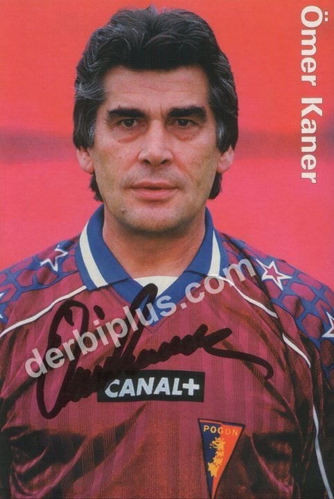 ESKİŞEHİRSPOR FORMASIYLA 1974-75 TÜRKİYE 1. FUTBOL LİGİ SEZONUNDA 14 GOL ATARAK SÜPER LİG GOL KRALI OLAN ÖMER KANER'İN KALP KRİZİ SONUCU VEFAT ETTİĞİ AÇIKLANDI.