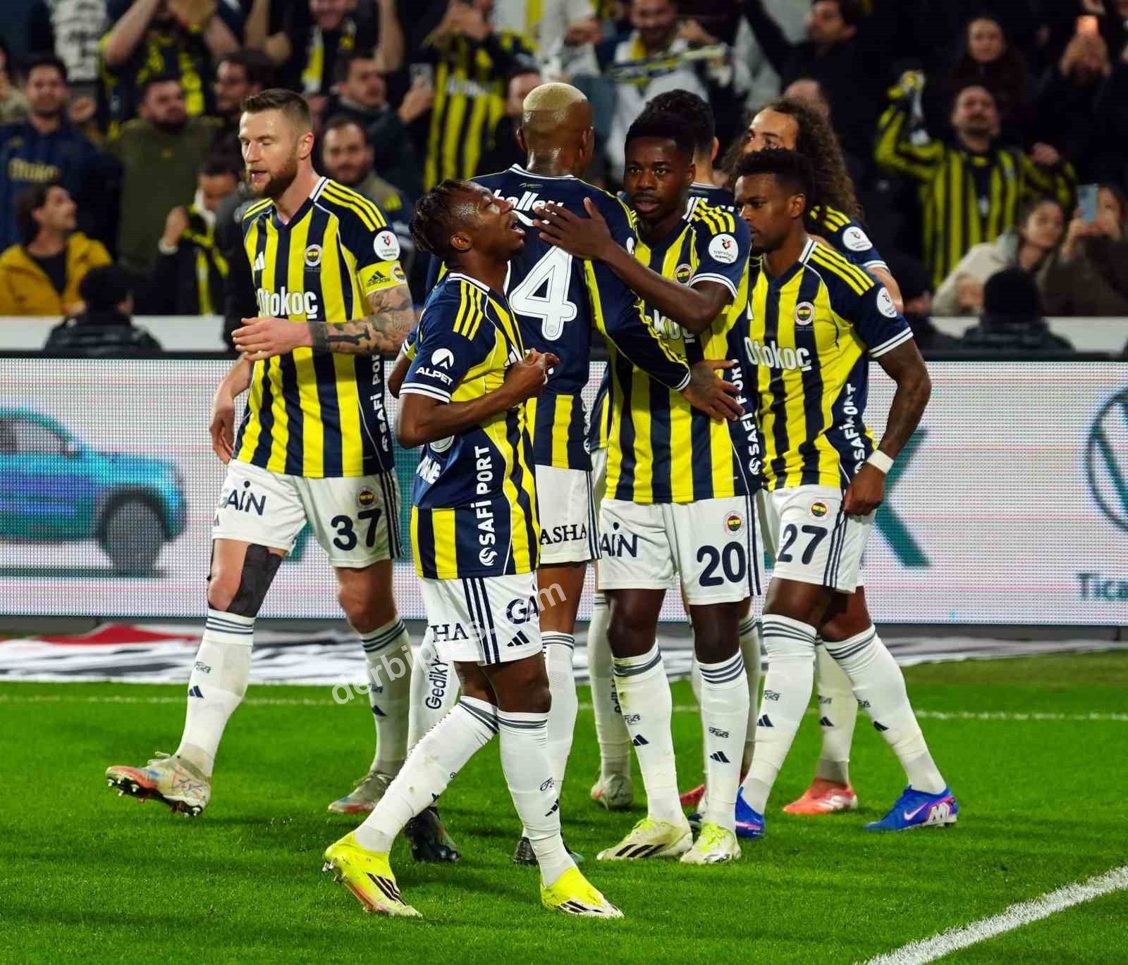 FENERBAHÇE, UEFA AVRUPA LİGİ'NİN 8. VE SON HAFTASINDA RUMEN EKİBİ FCSB İLE KARŞI KARŞIYA GELECEK.