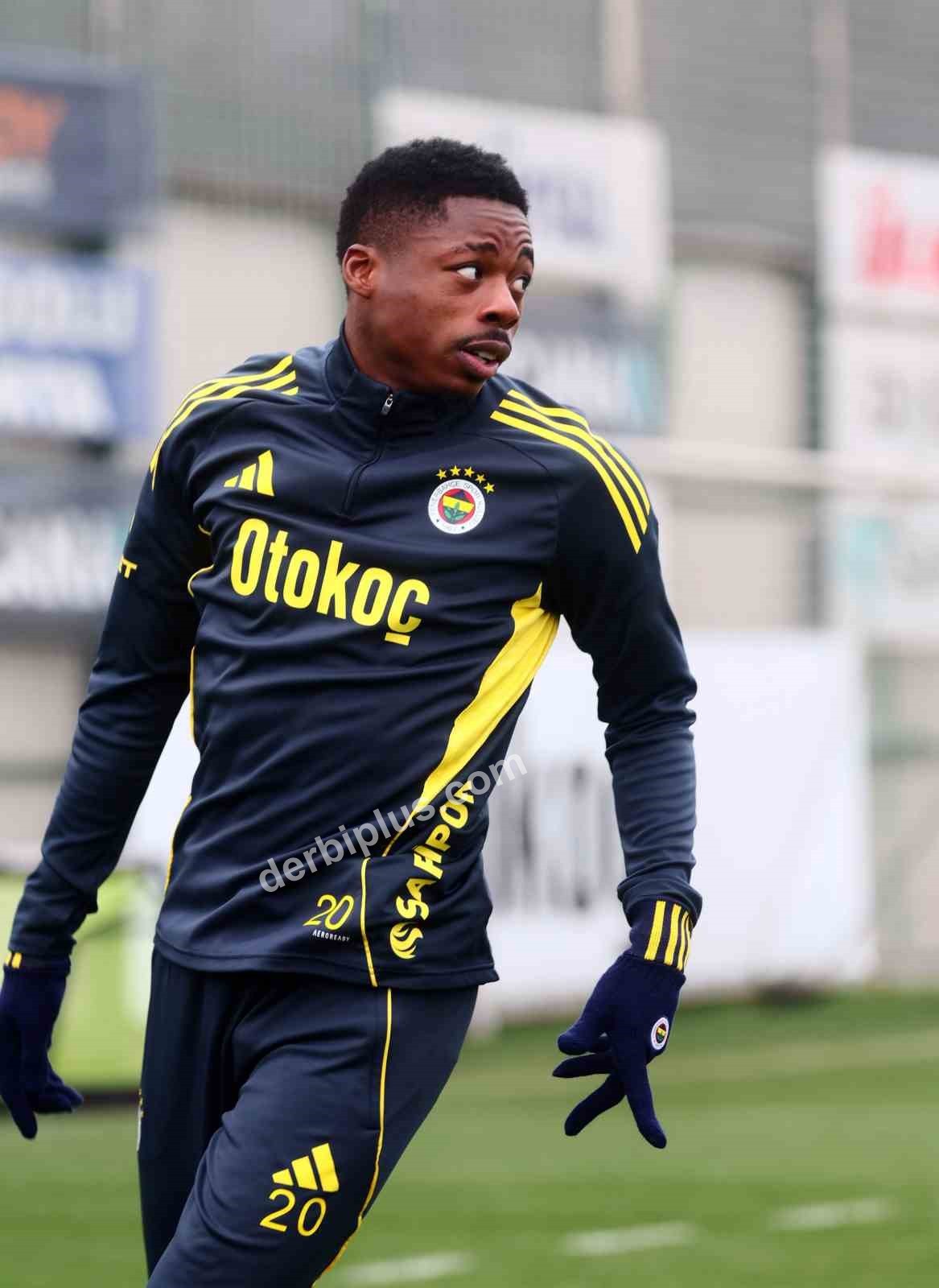 FENERBAHÇE, TRENDYOL SÜPER LİG'İN 20. HAFTASINDA PAZARTESİ GÜNÜ DEPLASMANDA KOCAELİSPOR İLE OYNAYACAĞI MAÇIN HAZIRLIKLARINA BAŞLADI.