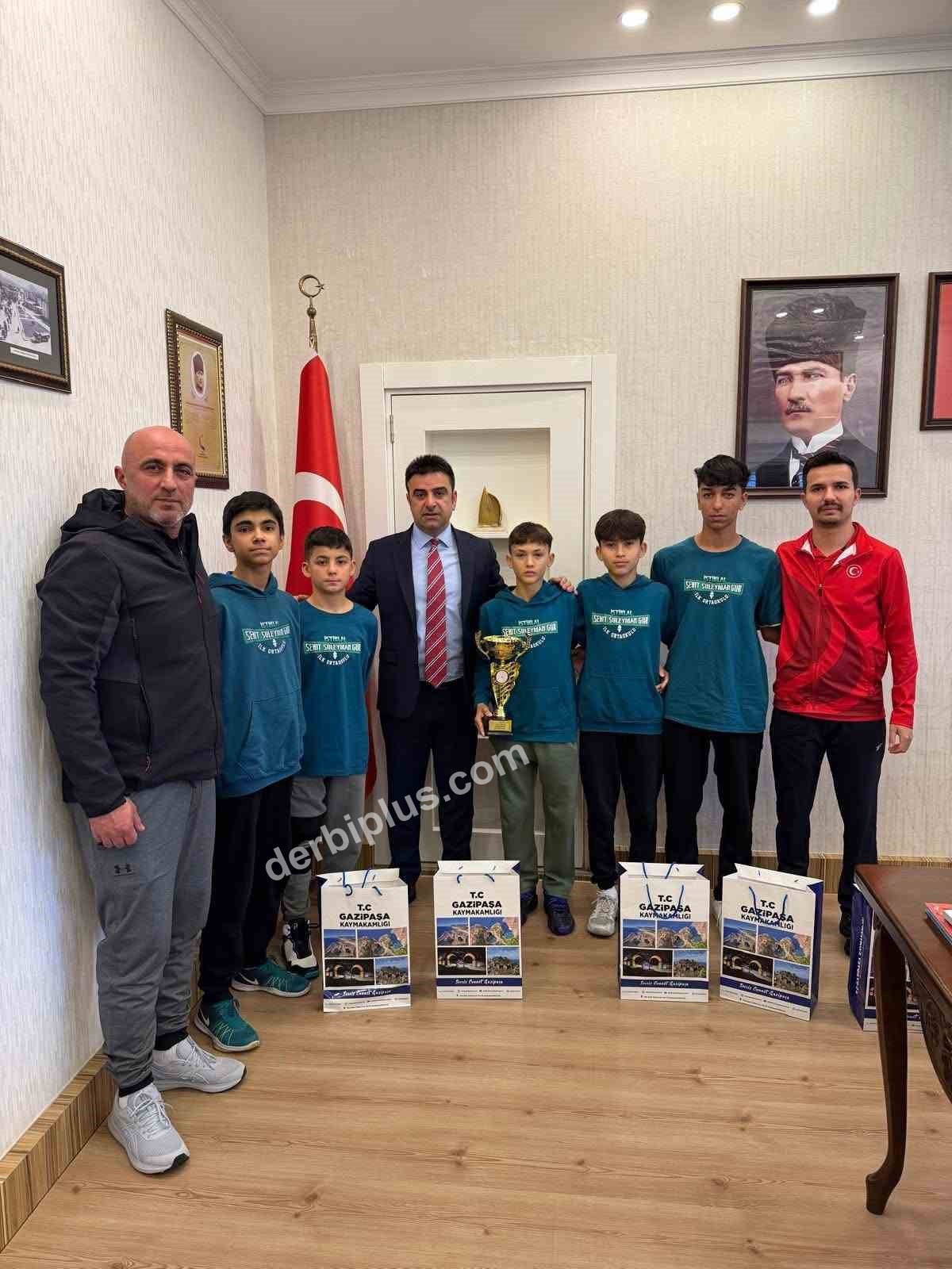 BADMİNTON TAKIMI ANTALYA ŞAMPİYONU OLDU