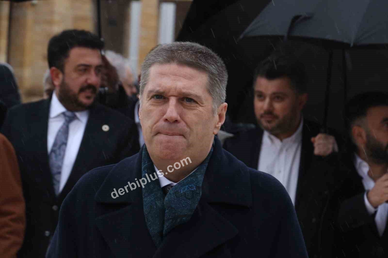 GENÇLERBİRLİĞİ BAŞKANI HAYDAR ARDA ÇAKMAK VE BERABERİNDEKİ HEYET ANITKABİR'İ ZİYARET ETTİ.