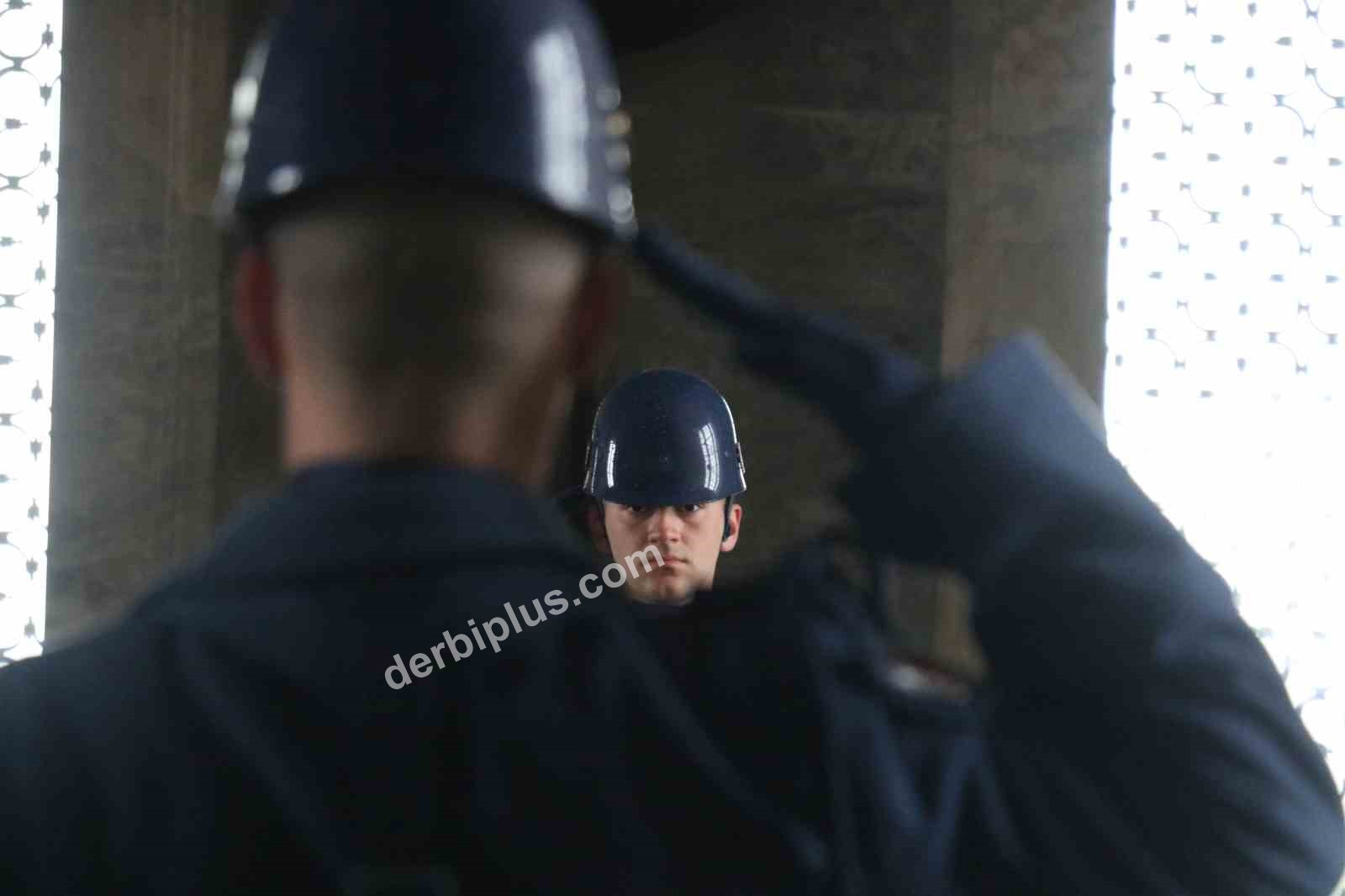 GENÇLERBİRLİĞİ BAŞKANI HAYDAR ARDA ÇAKMAK VE BERABERİNDEKİ HEYET ANITKABİR'İ ZİYARET ETTİ.