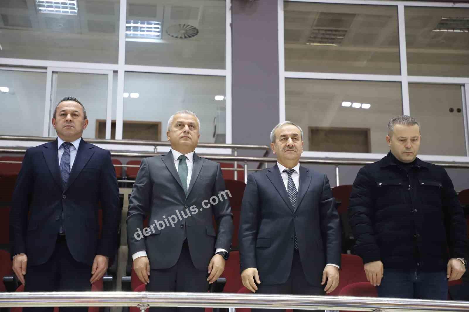 KARABÜK’TE 2025-2026 EĞİTİM ÖĞRETİM YILI OKUL SPORLARI FAALİYET PROGRAMI KAPSAMINDA DÜZENLENEN GENÇLER BASKETBOL GRUP MÜSABAKALARI, AÇILIŞ SEREMONİSİYLE BAŞLADI