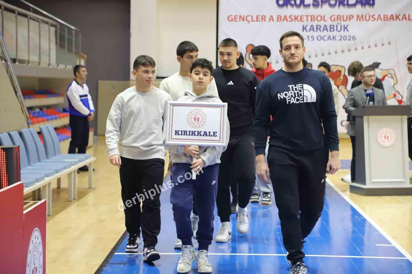 KARABÜK’TE 2025-2026 EĞİTİM ÖĞRETİM YILI OKUL SPORLARI FAALİYET PROGRAMI KAPSAMINDA DÜZENLENEN GENÇLER BASKETBOL GRUP MÜSABAKALARI, AÇILIŞ SEREMONİSİYLE BAŞLADI