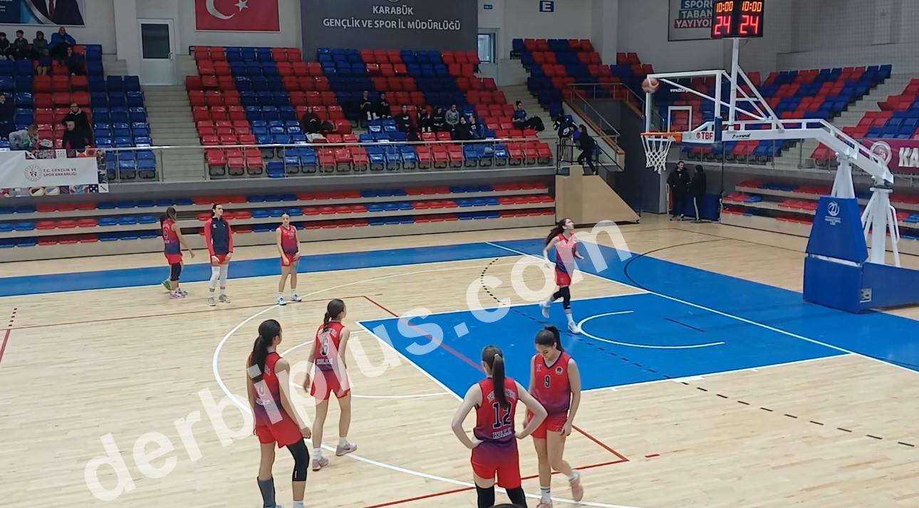 KARABÜK’TE 2025-2026 EĞİTİM ÖĞRETİM YILI OKUL SPORLARI FAALİYET PROGRAMI KAPSAMINDA DÜZENLENEN GENÇLER BASKETBOL GRUP MÜSABAKALARI, AÇILIŞ SEREMONİSİYLE BAŞLADI