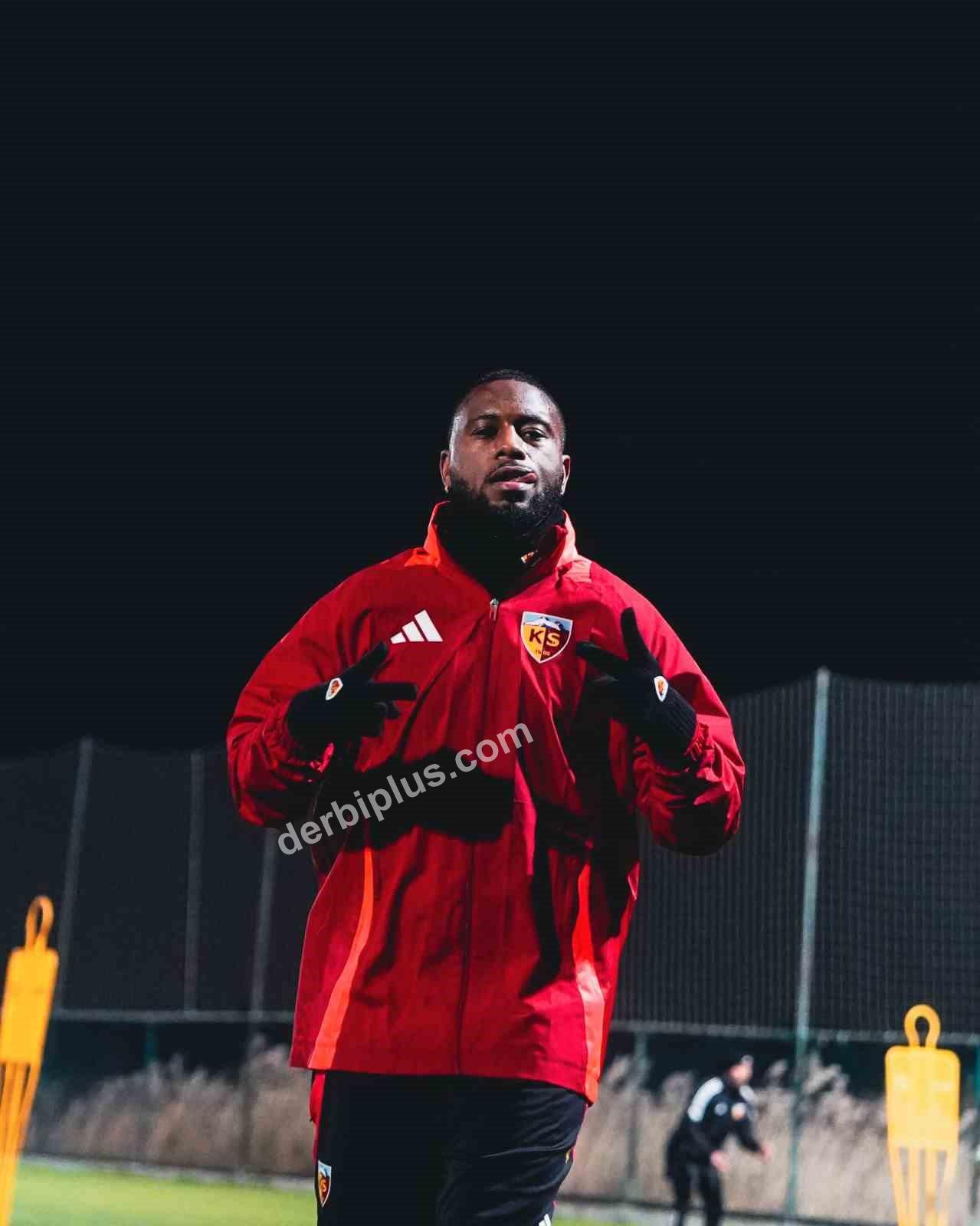 SÜPER LİG'DE MÜCADELE EDEN KAYSERİSPOR, LİGİN İKİNCİ YARISI ÖNCESİ HAZIRLIKLARINA ANTALYA’DA BAŞLADI