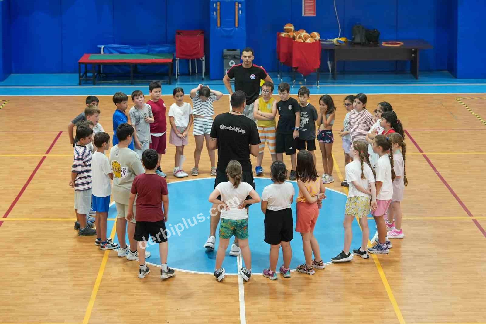 Maltepe Belediyesi Yaz Spor Kursları’yla sporda fırsat eşitliğini destekliyor