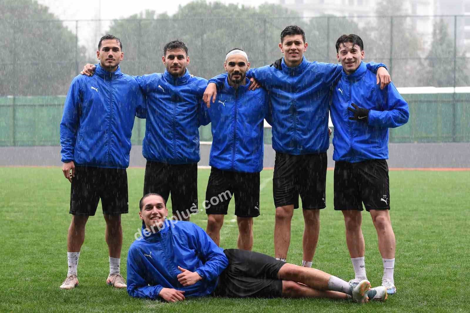 MANİSA FUTBOL KULÜBÜ, TRENDYOL 1. LİG 25. HAFTA MÜCADELESİNDE DEPLASMANDA KARŞILAŞACAĞI ESENLER EROKSPOR MAÇININ HAZIRLIKLARINI TAMAMLADI.