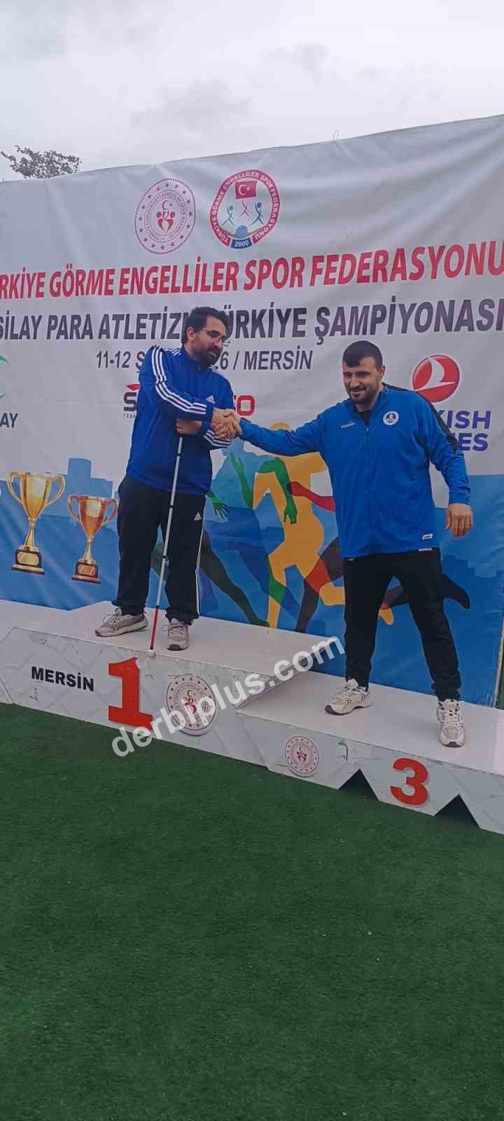 MERSİN’DE DÜZENLENEN PARA ATLETİZM TÜRKİYE ŞAMPİYONASI’NDA MANİSALI GÖRME ENGELLİ SPORCU BAYRAM DÖNMEZ GEÇTİĞİMİZ YIL OLDUĞU GİBİ BU YIL DA GÜLLE ATMA BRANŞINDA TÜRKİYE ŞAMPİYONU OLARAK ZİRVEYİ KAPTIRMADI.