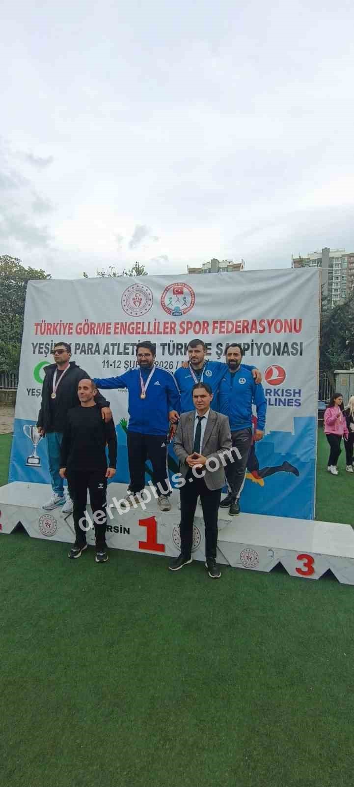 MERSİN’DE DÜZENLENEN PARA ATLETİZM TÜRKİYE ŞAMPİYONASI’NDA MANİSALI GÖRME ENGELLİ SPORCU BAYRAM DÖNMEZ GEÇTİĞİMİZ YIL OLDUĞU GİBİ BU YIL DA GÜLLE ATMA BRANŞINDA TÜRKİYE ŞAMPİYONU OLARAK ZİRVEYİ KAPTIRMADI.