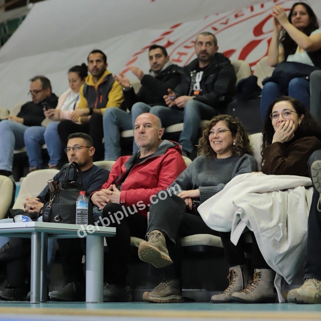MENTEŞE’DE DEV ADAMLAR SAHNE ALDI