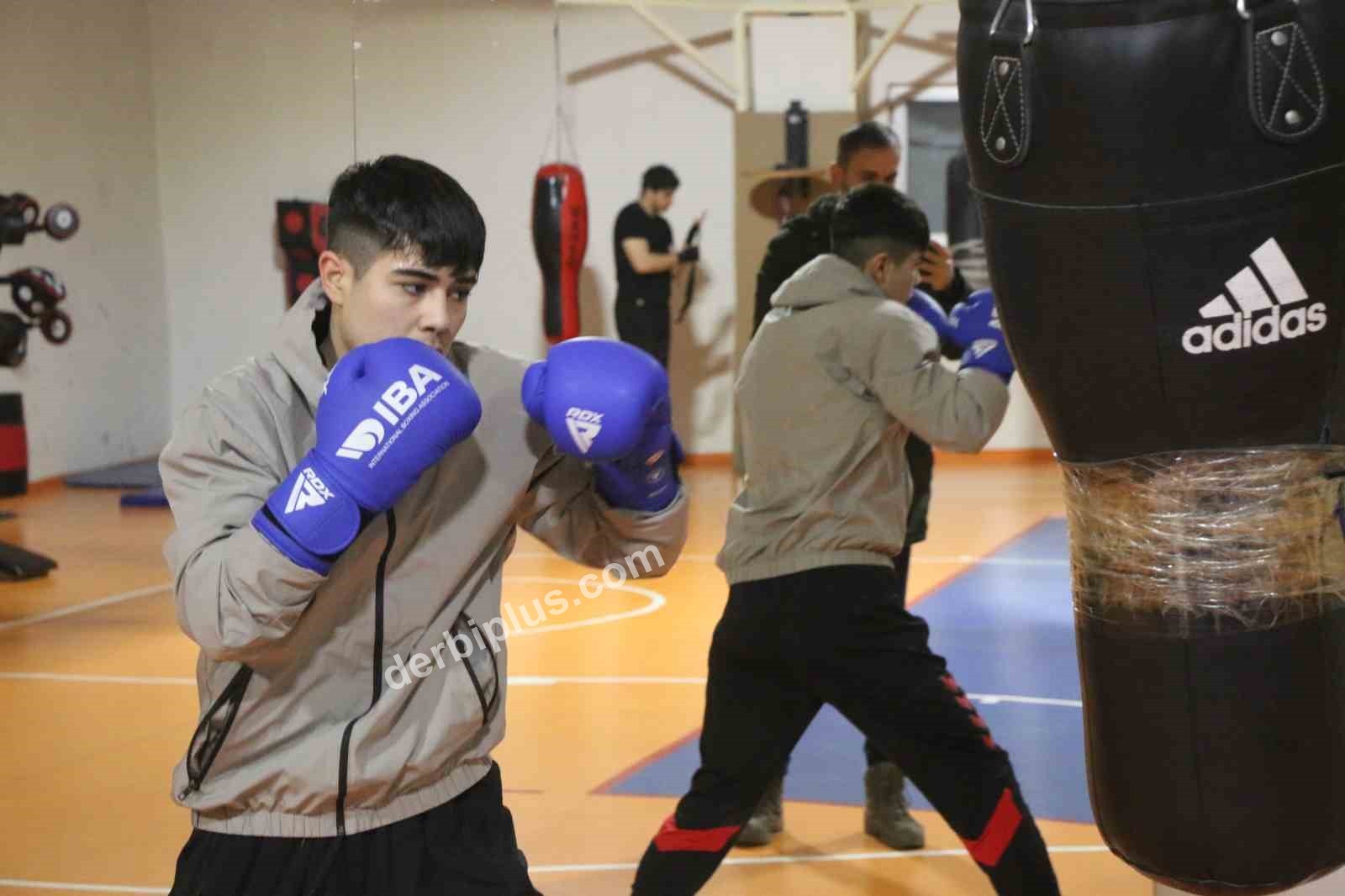 BAYKAN ARSLAN BOKS OKULU SPOR KULÜBÜ SPORCUSU EFE SELİM YAVUZ, TÜRKİYE BOKS FEDERASYONU’NUN (TBF) GENÇ MİLLİ TAKIM KAMPINA DAVET EDİLDİ.