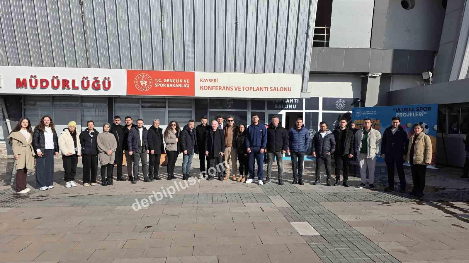 KAYSERİ’DE 4 FARKLI İLDEN 45 ADAYIN KATILIMI İLE MUAYTHAİ HAKEM KURSU DÜZENLENDİ.