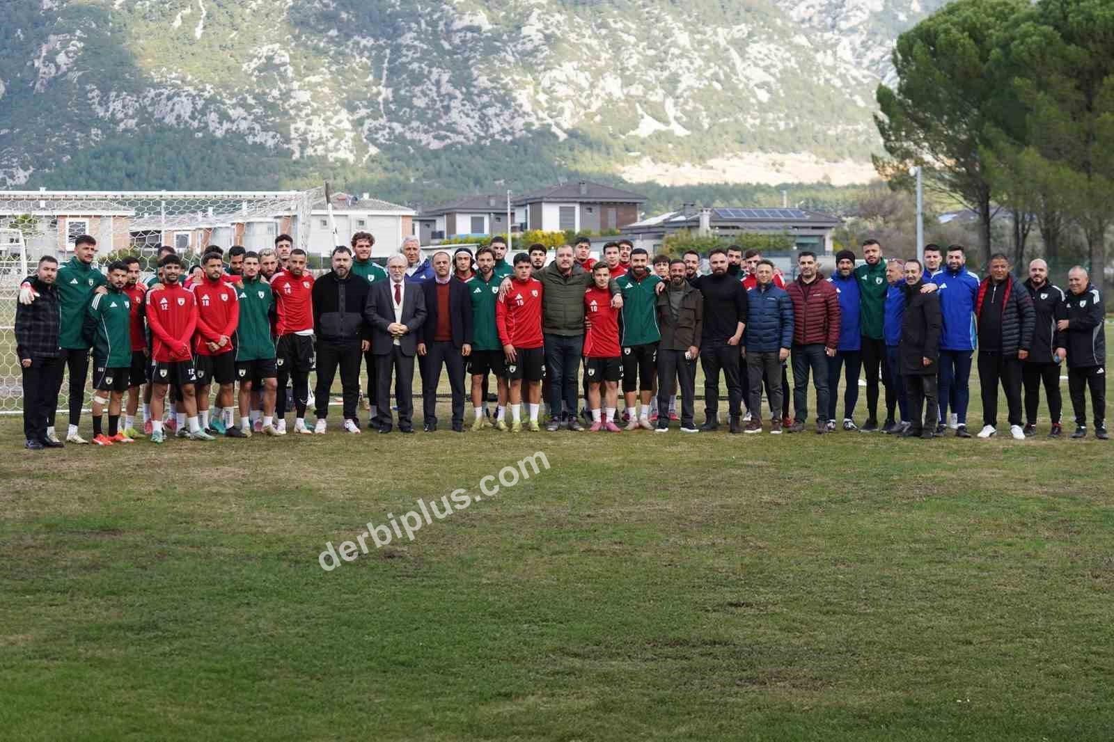 TFF 2. LİG’DE MÜCADELE EDEN VE LİGİN İLK DEVRESİNİ İKİNCİ SIRADA TAMAMLAYAN MUĞLASPOR, BUGÜN ANTALYA’DA TOPLANARAK DEVRE ARASI KAMP ÇALIŞMALARINA BAŞLIYOR.