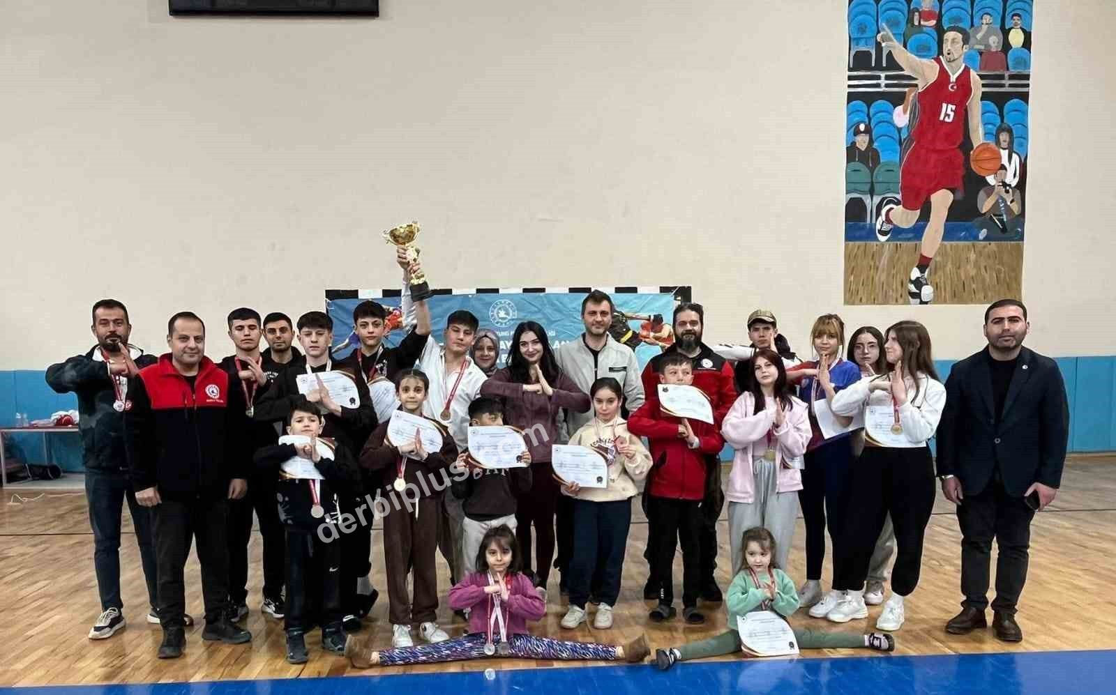 MALATYA’DA DÜZENLENEN İLLER ARASI WUSHU ŞAMPİYONASI’NDA NİĞDE WUSHU TAKIMI ÖNEMLİ BİR BAŞARIYA İMZA ATTI.
