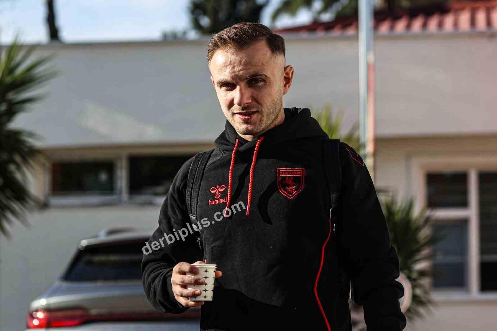 SAMSUNSPOR, 2025-2026 TURKCELL SÜPER KUPA YARI FİNALİNDE FENERBAHÇE A.Ş. İLE OYNAYACAĞI KARŞILAŞMA İÇİN HAVAYOLUYLA ADANA’YA GİTTİ.