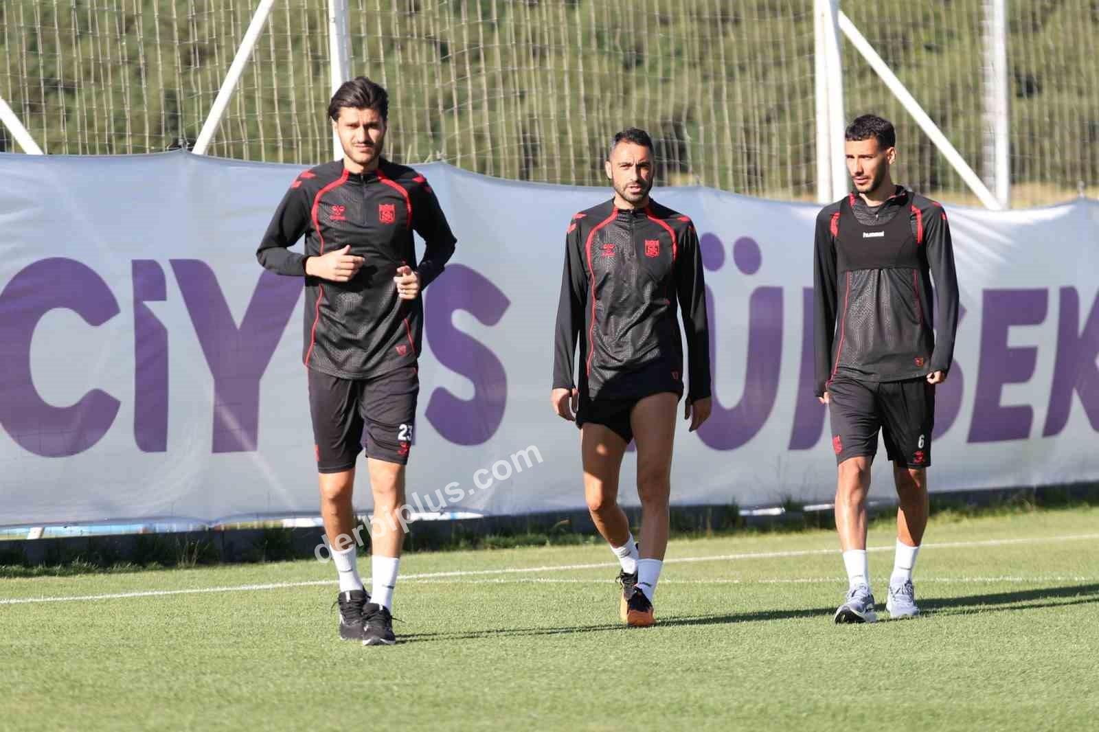 Sivasspor günü tek idmanla tamamladı