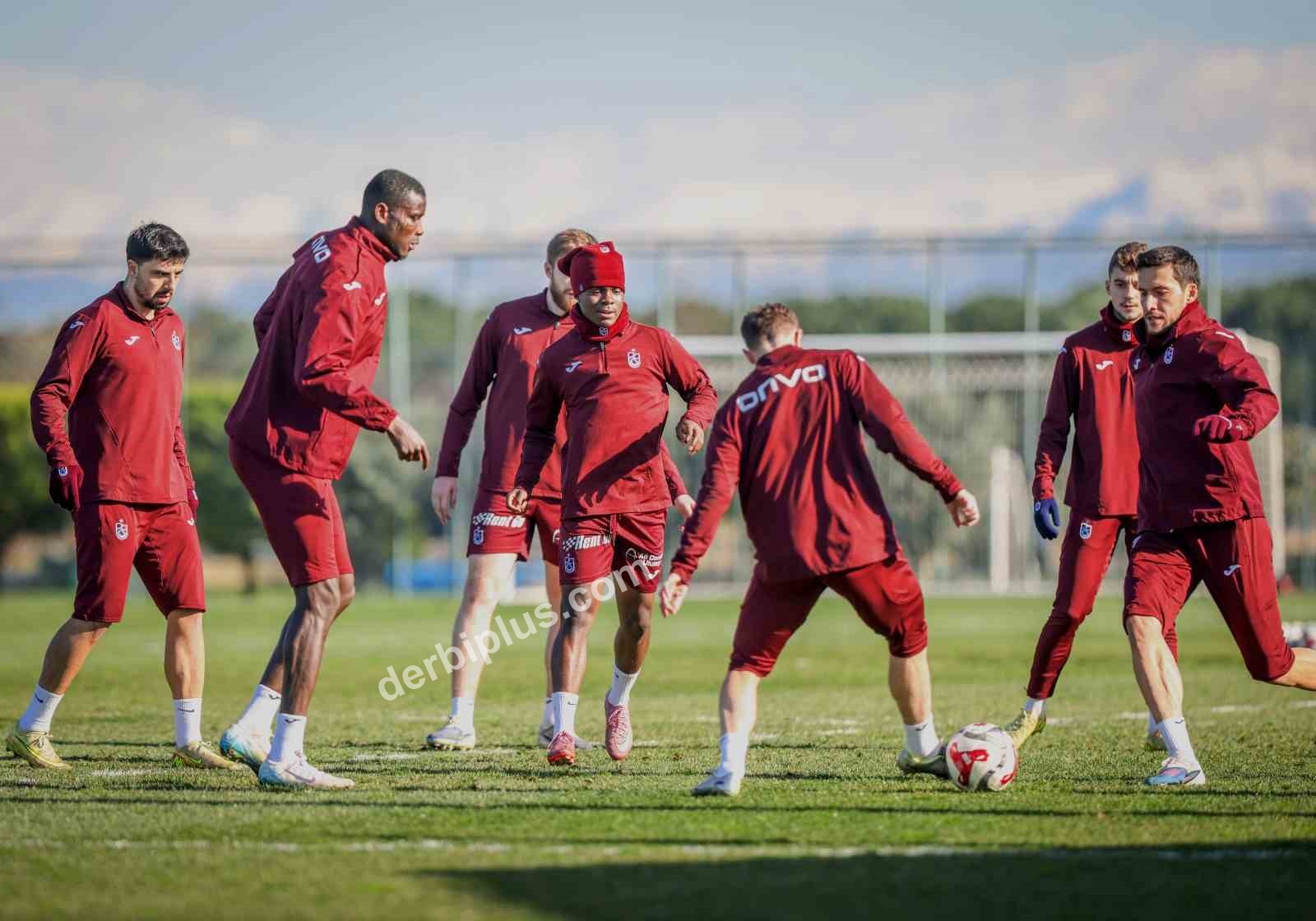 Trabzonspor, Fenerbahçe maçı hazırlıklarını sürdürdü