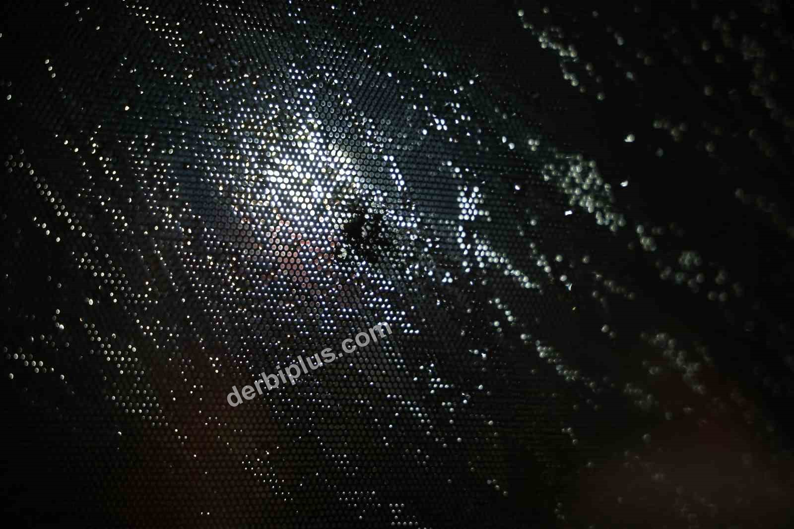 TRABZONSPOR KULÜBÜ'NDEN, SAMSUNSPOR MAÇI ÖNCESİ TAKIM OTOBÜSÜNÜN TAŞLI SALDIRIYA UĞRADIĞI BELİRTİLEREK, "SPORCULARIMIZIN, TEKNİK HEYETİMİZİN VE KULÜP PERSONELİMİZİN CAN GÜVENLİĞİ AÇIK ŞEKİLDE TEHDİT ALTINDADIR. TRABZONSPOR KULÜBÜ, ÜST ÜSTE ÜÇÜNCÜ KEZ YAŞANAN BU UTANÇ VERİCİ SALDIRILARIN NORMALLEŞTİRİLMESİNE ASLA İZİN VERMEYECEKTİR" AÇIKLAMASI YAPILDI.