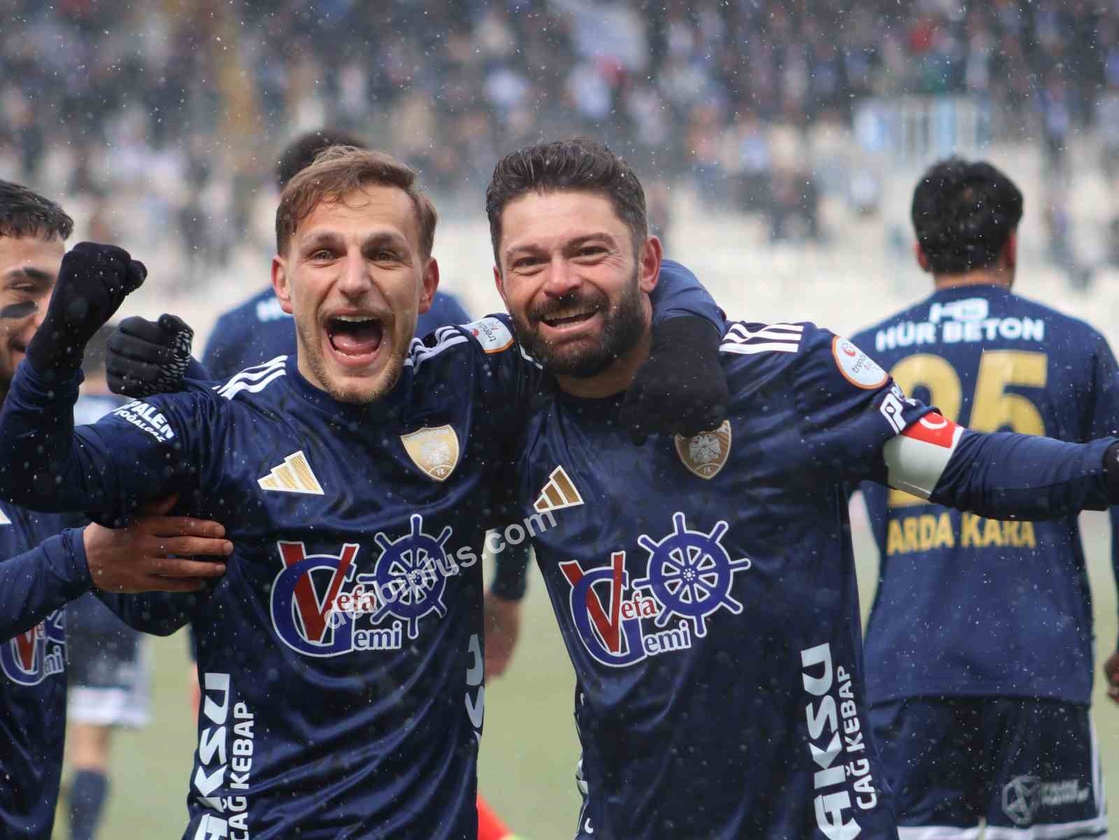 TRENDYOL 1. LİG’İN 29. HAFTASINDA, LİDER ERZURUMSPOR FK, KENDİ SAHASINDA AĞIRLADIĞI MANİSA FK’YI 8-1 MAĞLUP ETTİ.