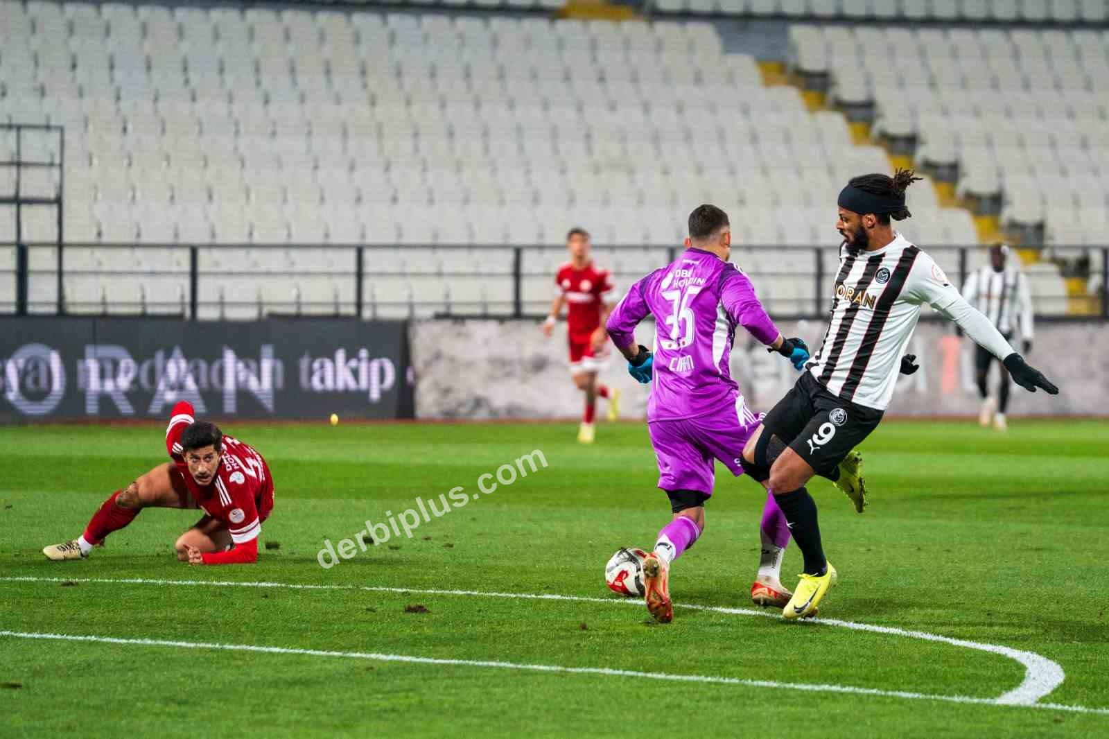 TRENDYOL 1. LİG'İN 20. HAFTASINDA MANİSA FUTBOL KULÜBÜ SAHASINDA ÜMRANİYESPOR’U  AĞIRLADI.