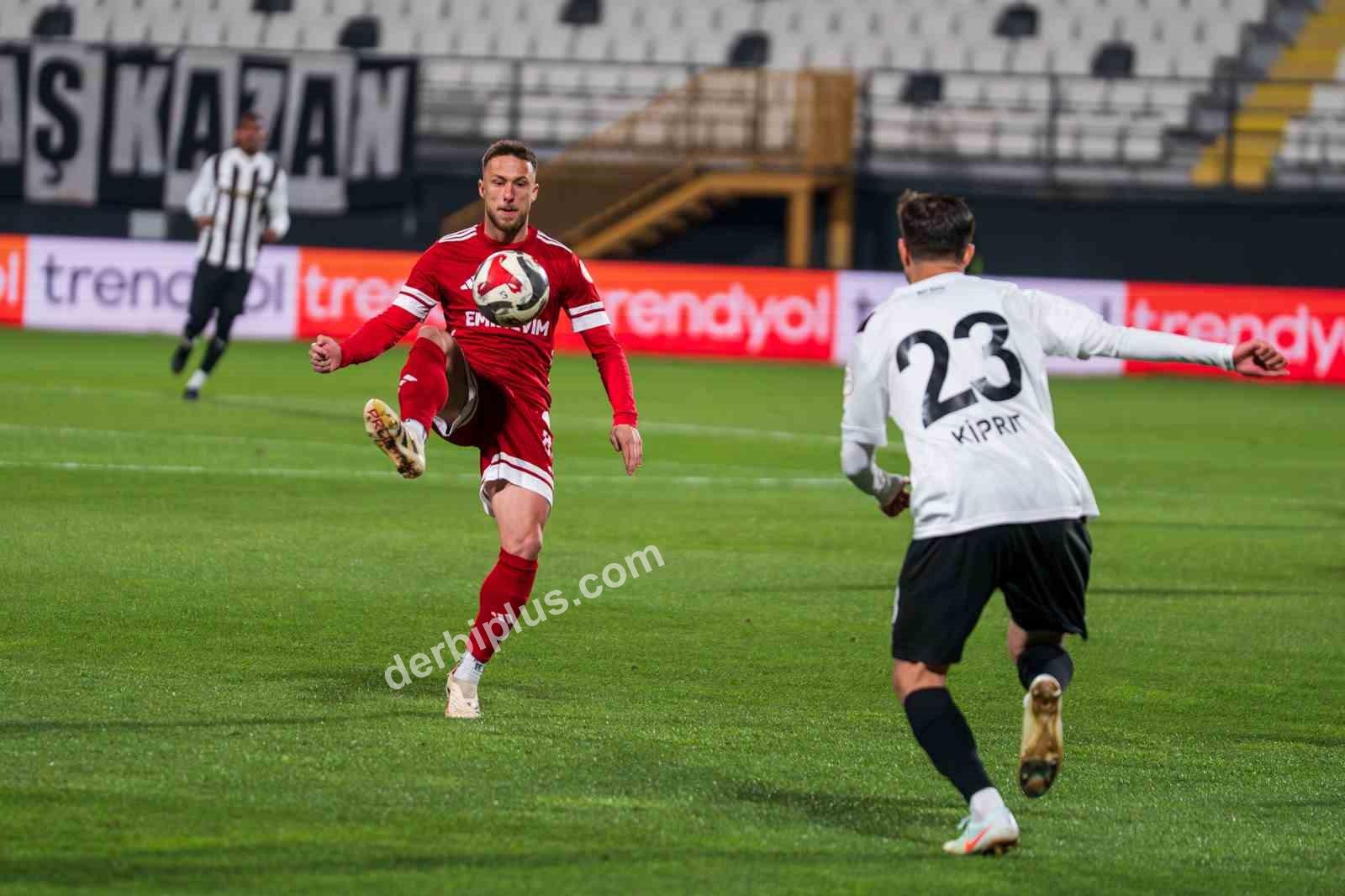 TRENDYOL 1. LİG'İN 20. HAFTASINDA MANİSA FUTBOL KULÜBÜ SAHASINDA ÜMRANİYESPOR’U  AĞIRLADI.