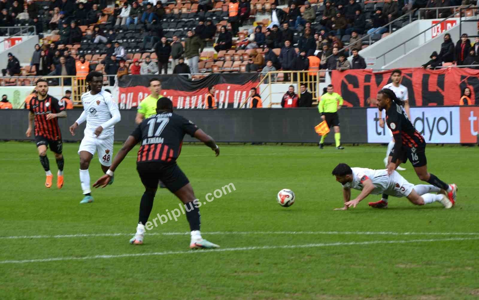 TRENDYOL 1. LİG’İN 29. HAFTASINDA ÇORUM FK’NİN EVİNDE KONUK ETTİĞİ HATAYSPOR’U 3-1 MAĞLUP ETTİ.