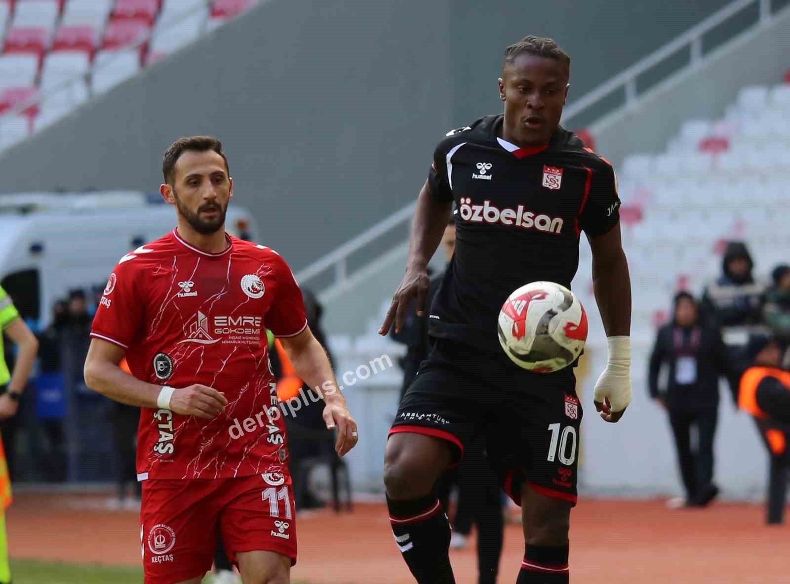 TRENDYOL 1. LİG'İN 29. HAFTASINDA ÖZBELSAN SİVASSPOR, EVİNDE KARŞILAŞTIĞI ANKARA KEÇİÖRENGÜCÜ'NE 1-0 MAĞLUP OLDU.