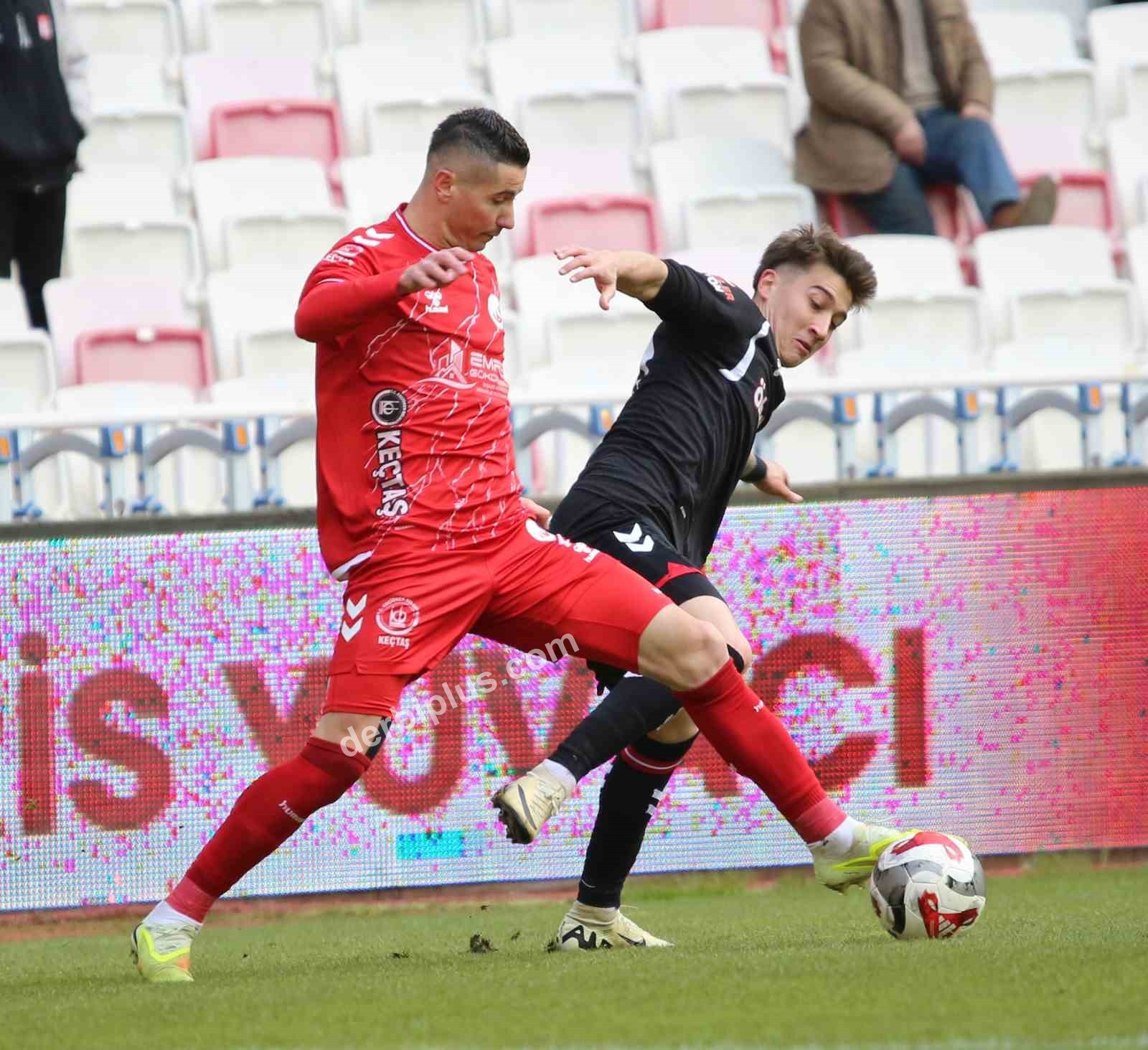 TRENDYOL 1. LİG'İN 29. HAFTASINDA ÖZBELSAN SİVASSPOR, EVİNDE KARŞILAŞTIĞI ANKARA KEÇİÖRENGÜCÜ'NE 1-0 MAĞLUP OLDU.