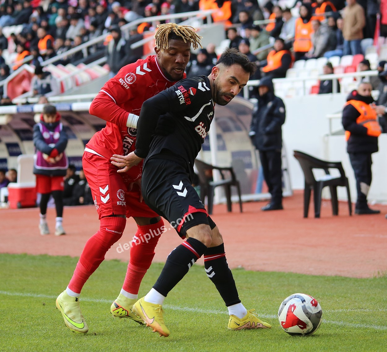 TRENDYOL 1. LİG'İN 29. HAFTASINDA ÖZBELSAN SİVASSPOR, EVİNDE KARŞILAŞTIĞI ANKARA KEÇİÖRENGÜCÜ'NE 1-0 MAĞLUP OLDU.