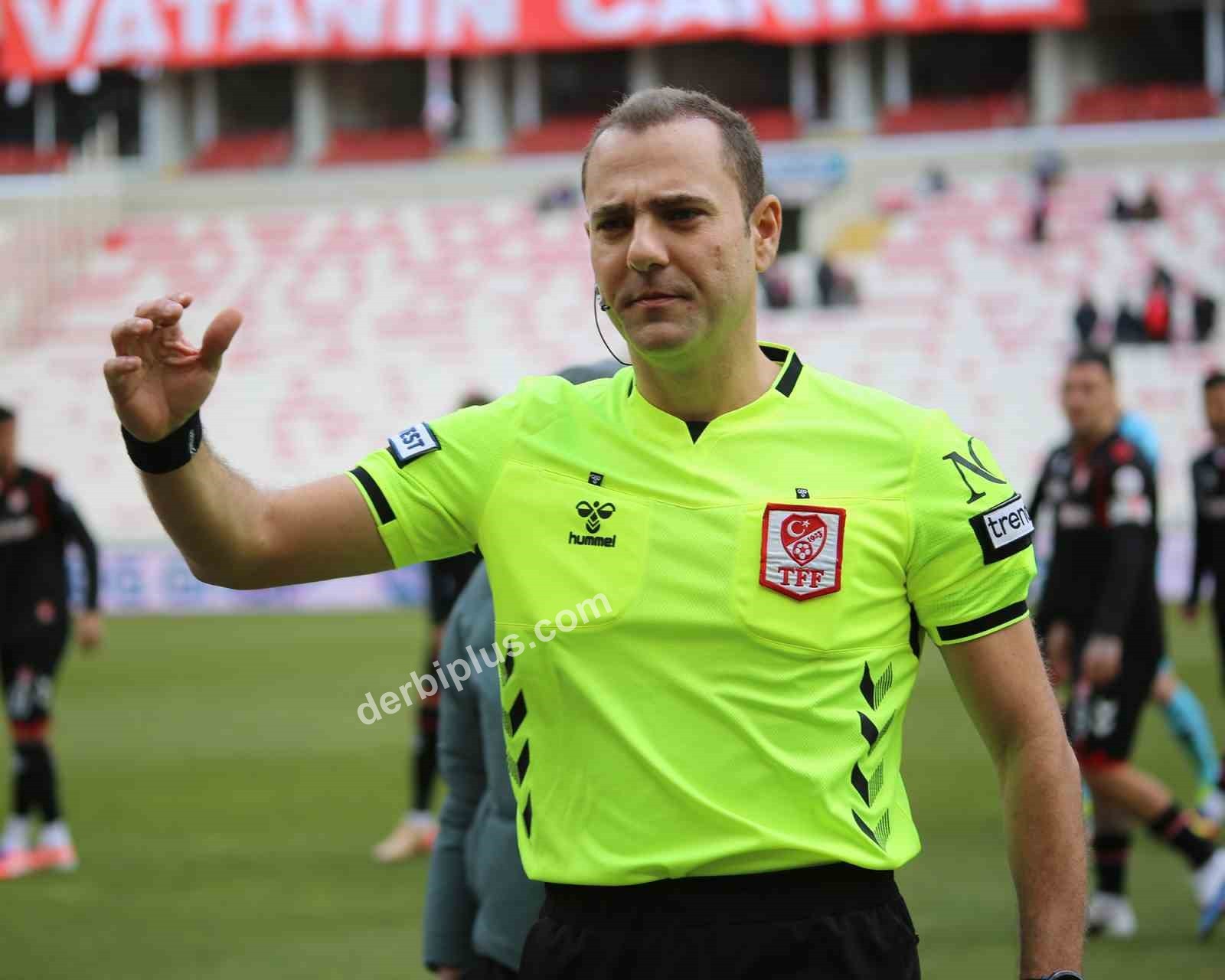 TRENDYOL 1. LİG'İN 29. HAFTASINDA ÖZBELSAN SİVASSPOR, EVİNDE ANKARA KEÇİÖRENGÜCÜ İLE KARŞILAŞTI. MÜSABAKA 1-0 ANKARA KEÇİÖRENGÜCÜ'NÜN ÜSTÜNLÜĞÜ İLE SONA ERDİ.