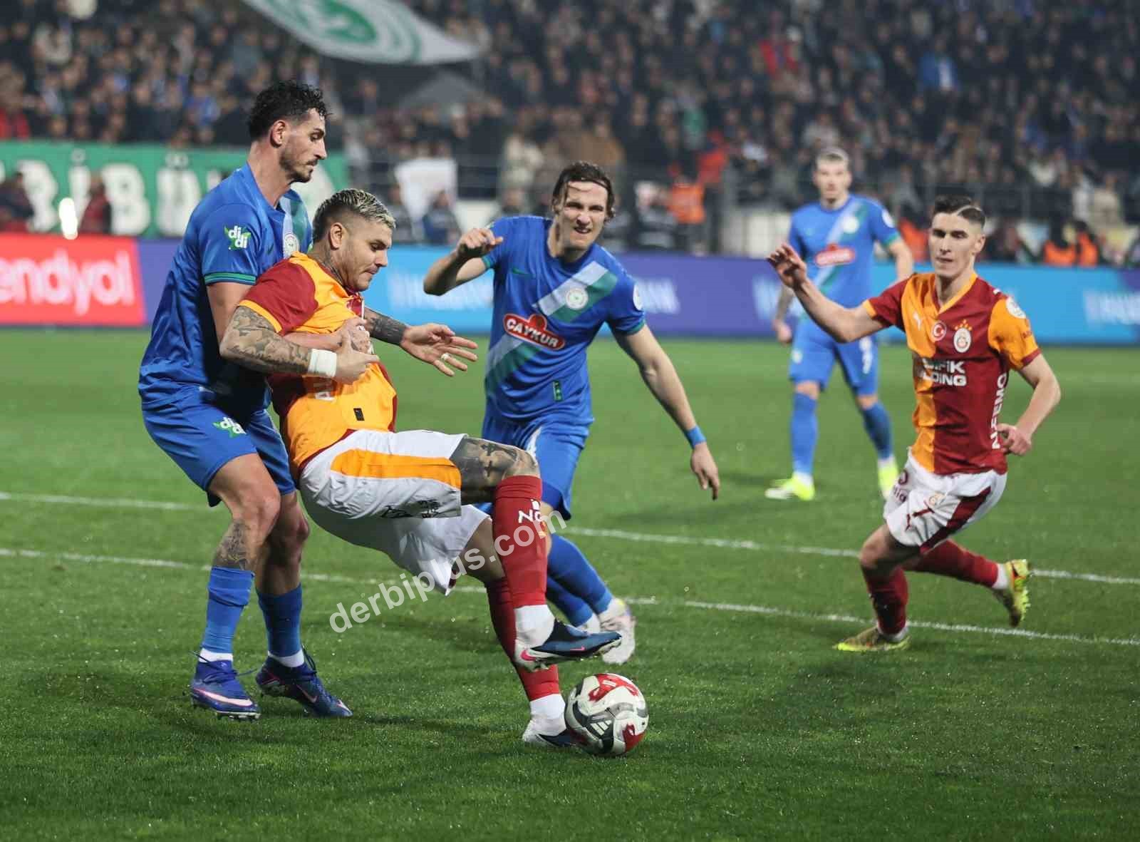 TRENDYOL SÜPER LİG'İN 21. HAFTASINDA ÇAYKUR RİZESPOR, SAHASINDA KARŞILAŞTIĞI GALATASARAY'A 3-0 MAĞLUP OLDU.