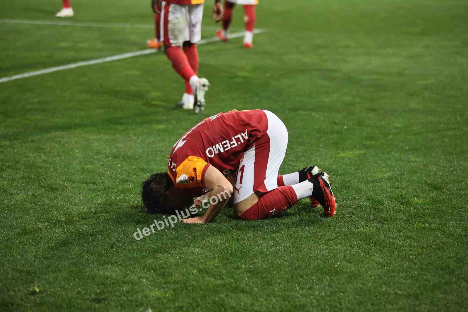 TRENDYOL SÜPER LİG'İN 21. HAFTASINDA ÇAYKUR RİZESPOR, SAHASINDA KARŞILAŞTIĞI GALATASARAY'A 3-0 MAĞLUP OLDU.