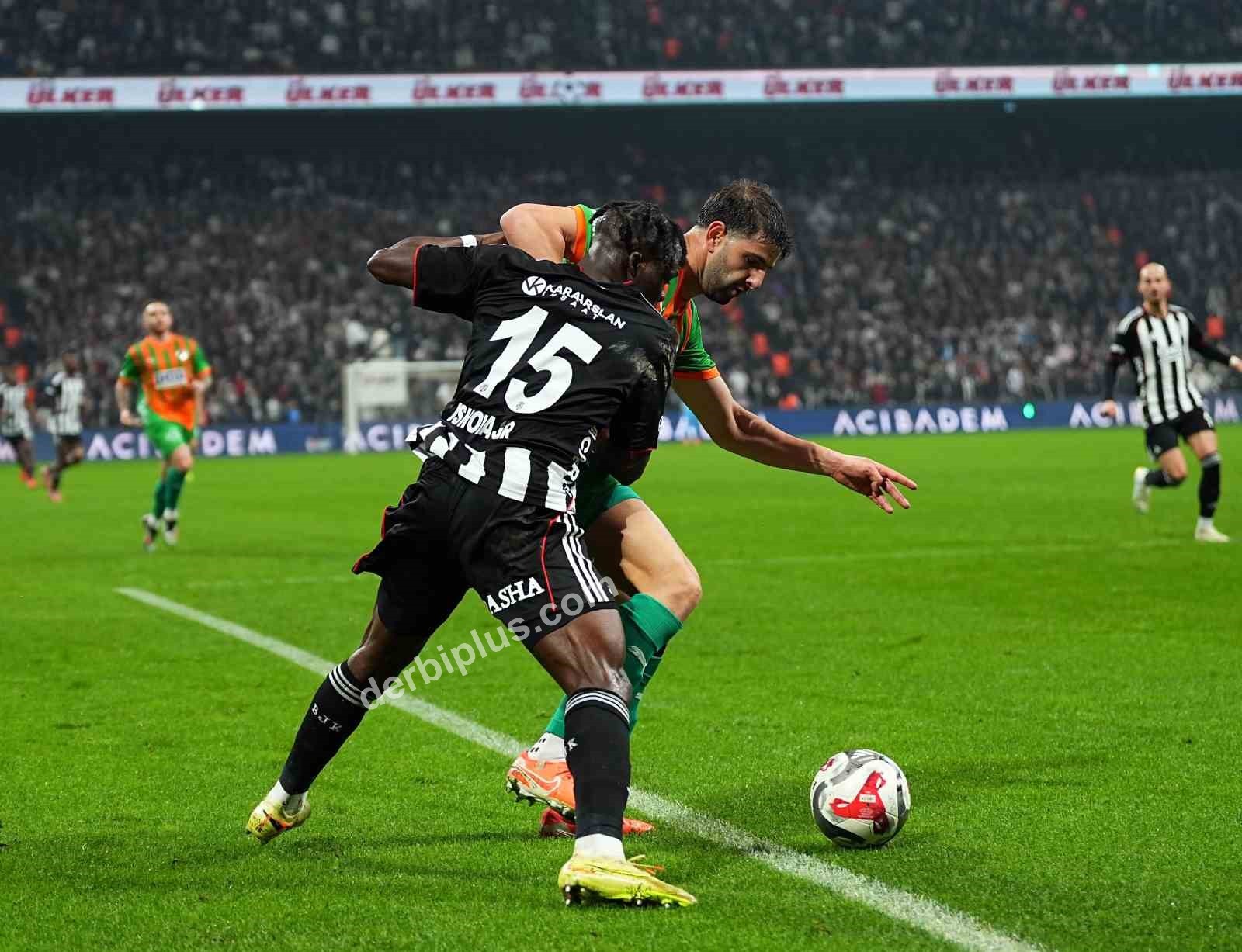 TRENDYOL SÜPER LİG'İN 21. HAFTASINDA BEŞİKTAŞ, CORENDON ALANYASPOR’U KONUK EDİYOR. MÜCADELENİN İLK YARISI TURUNCU-YEŞİLLİLERİN 2-1'LİK ÜSTÜNLÜĞÜYLE SONA ERDİ.