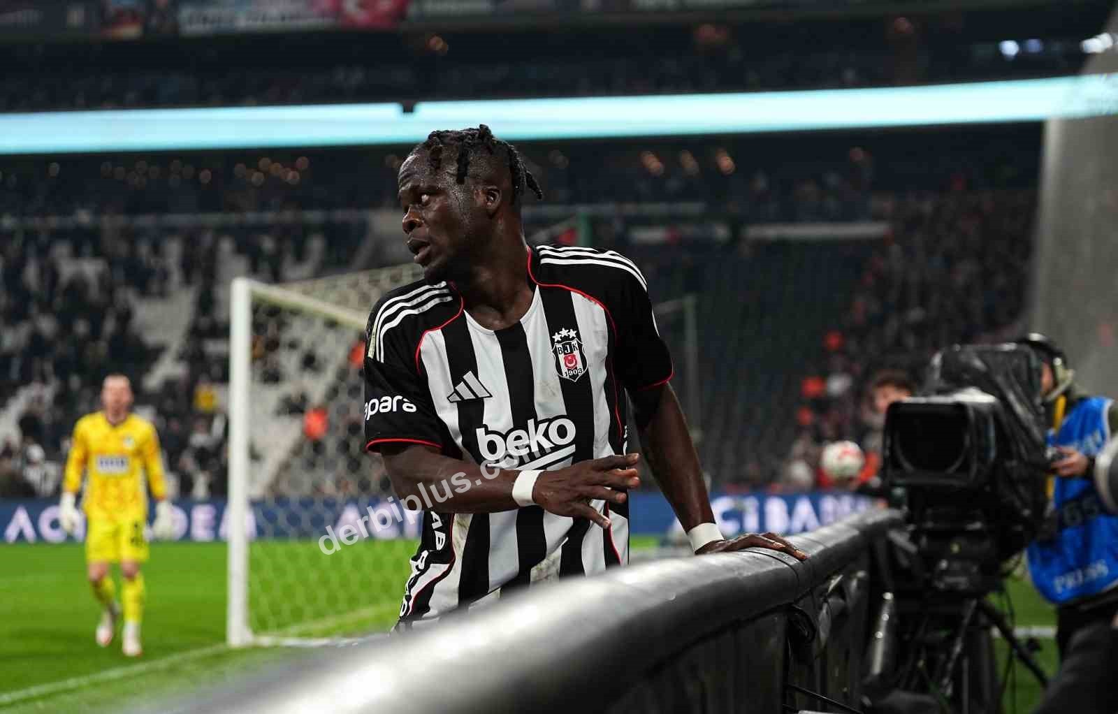 TRENDYOL SÜPER LİG'İN 21. HAFTASINDA BEŞİKTAŞ, CORENDON ALANYASPOR’U KONUK EDİYOR. MÜCADELENİN İLK YARISI TURUNCU-YEŞİLLİLERİN 2-1'LİK ÜSTÜNLÜĞÜYLE SONA ERDİ.